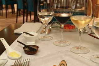 TIA MOANA Formal Dining